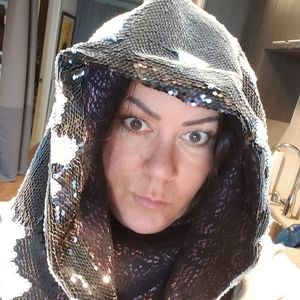 FESTIVAL sequin hood